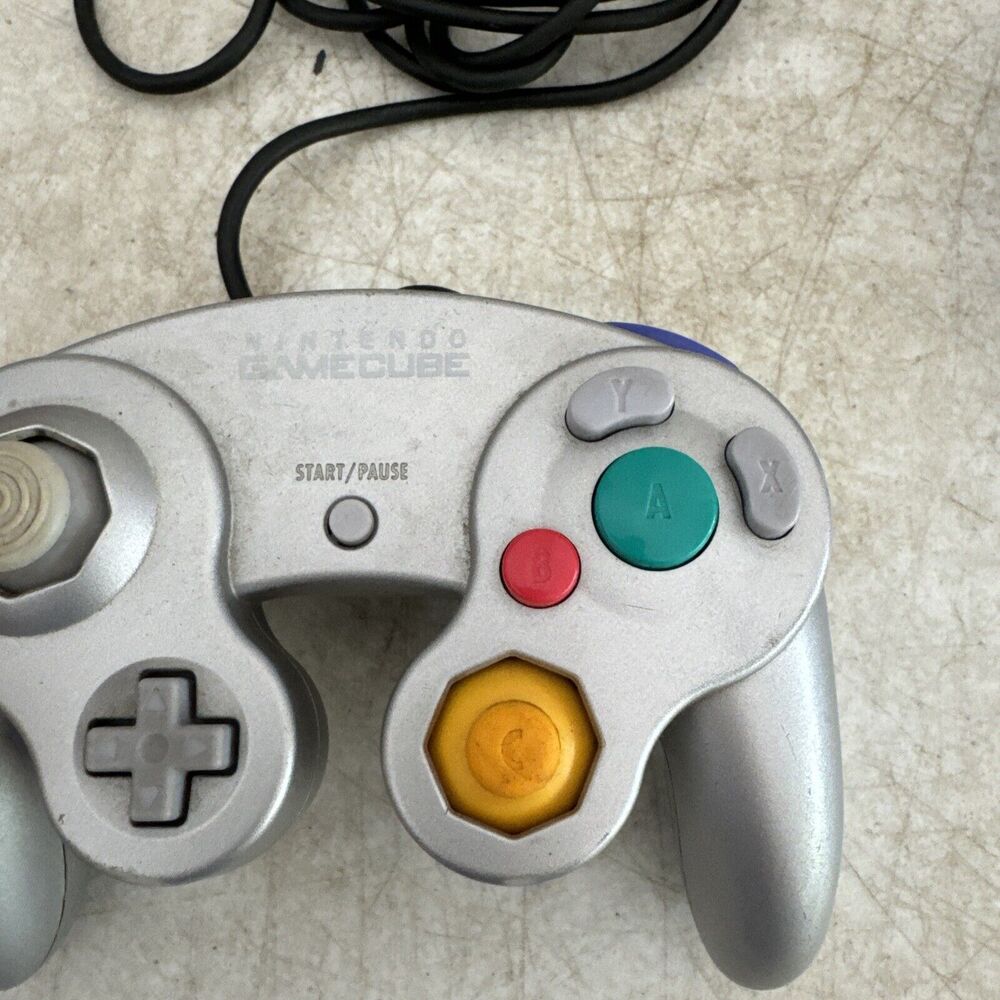 Nintendo GameCube Controller - Silver - Picture 4 of 6